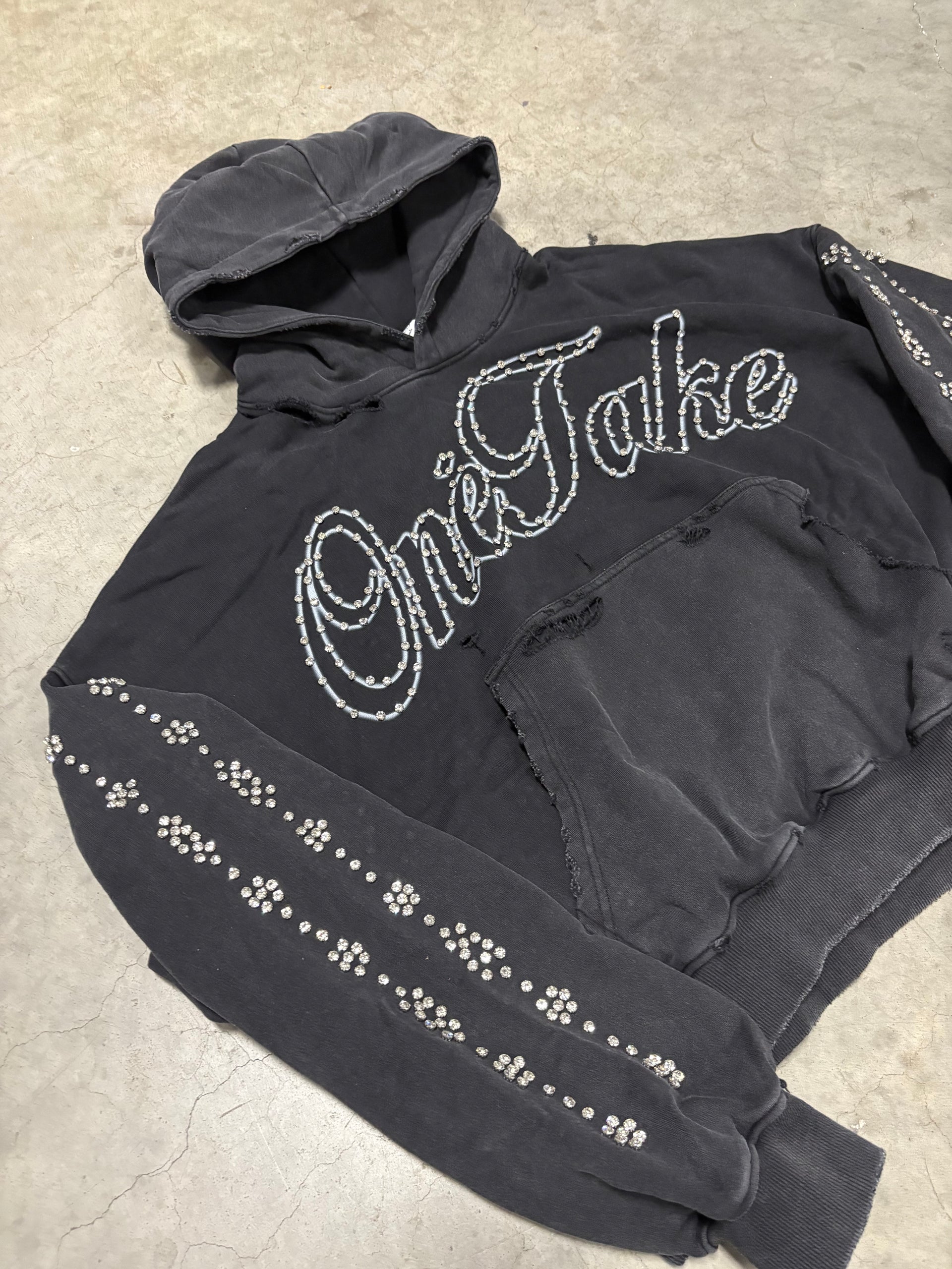 BLACK “LA MODE” HODDIE