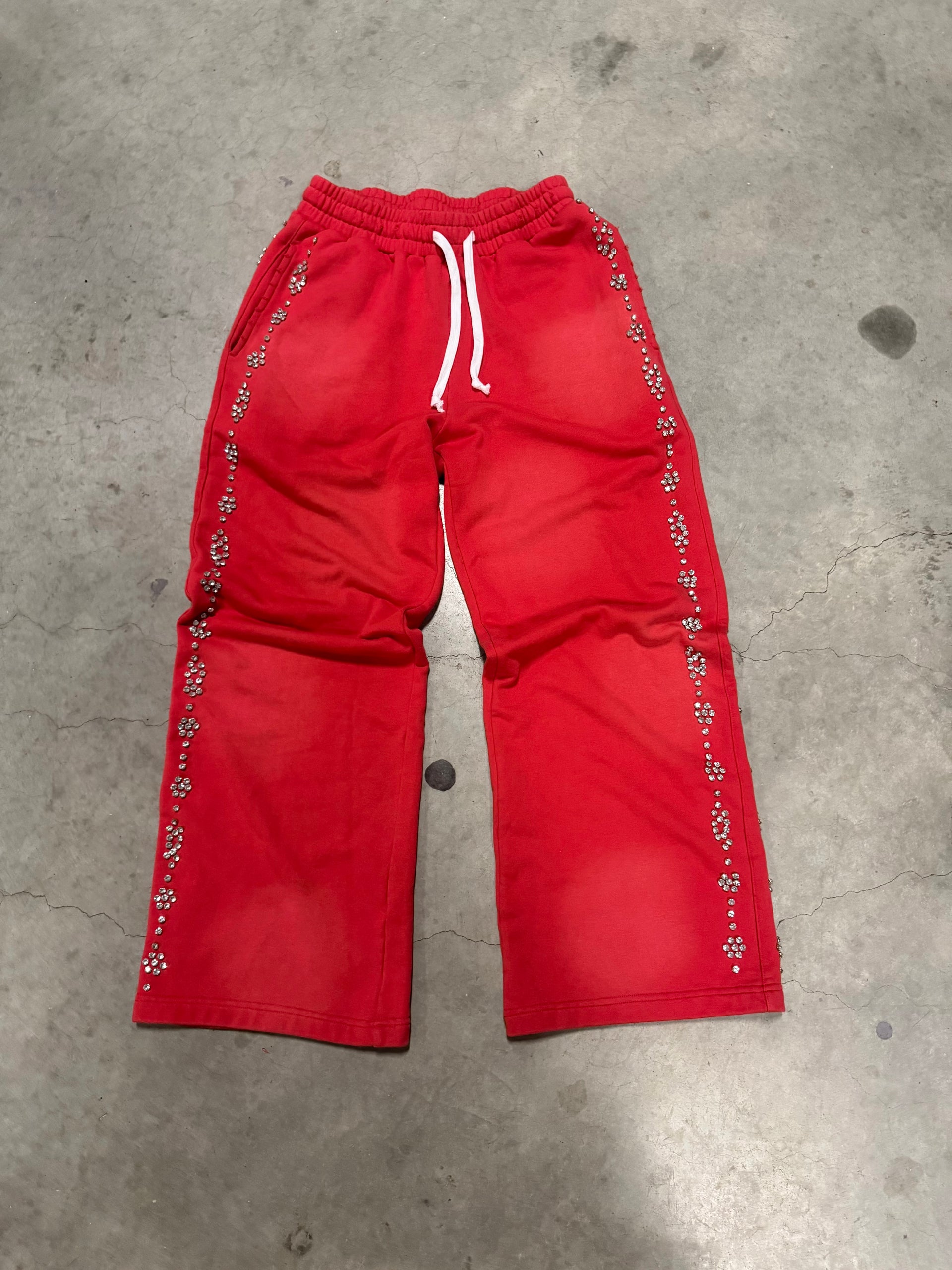 RED “LA MODE” SWEATPANTS