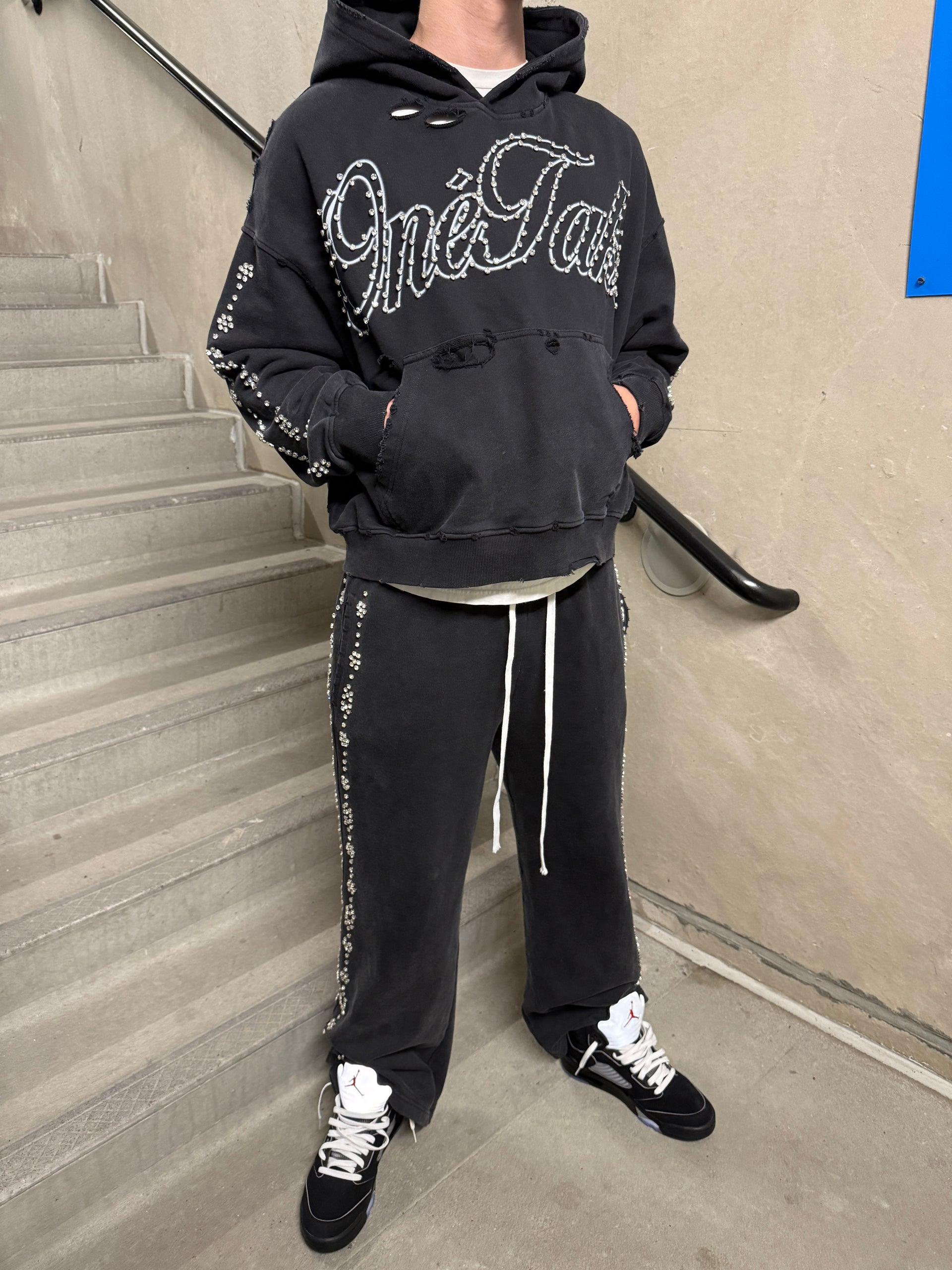 BLACK “LA MODE” SWEATSUIT
